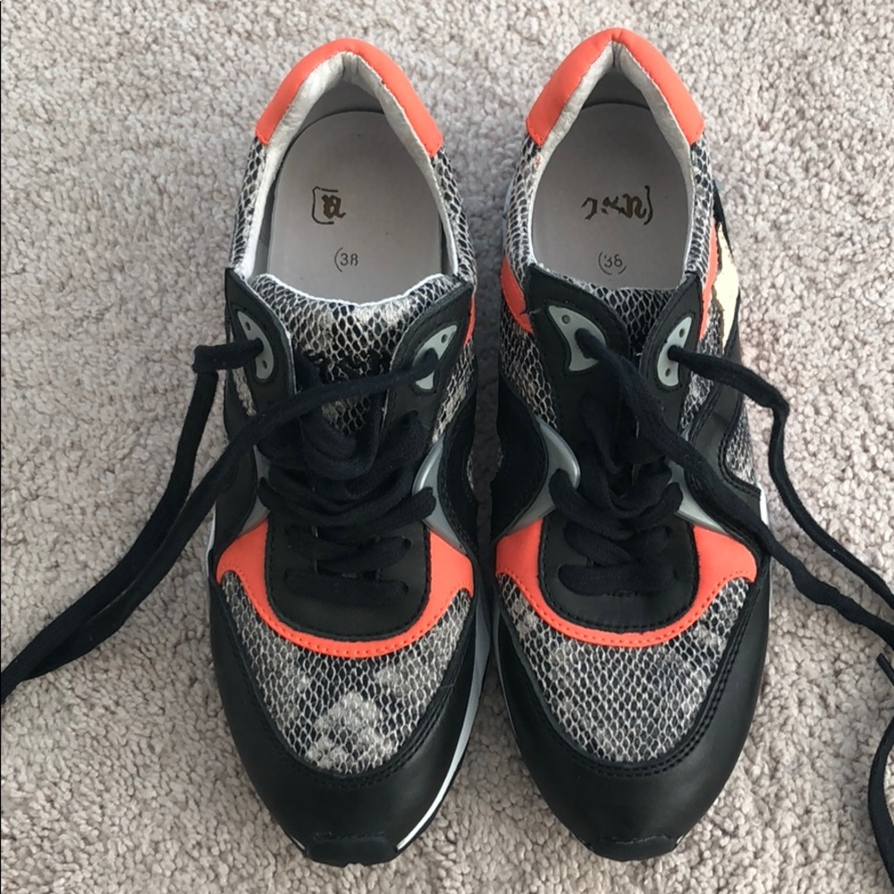Ash Sneakers